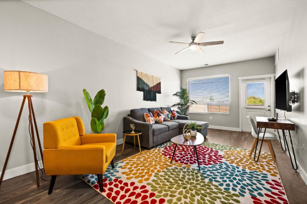 Serene Space with Easy City Access