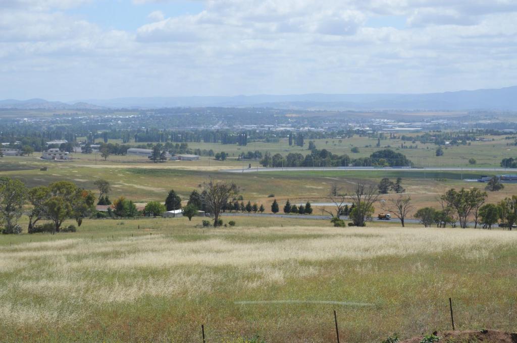 BATHURST GOLDFIELDS RESIDENCE on MOUNT PANORAMA photo 4