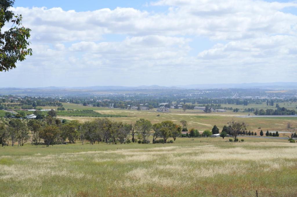 BATHURST GOLDFIELDS RESIDENCE on MOUNT PANORAMA photo 1