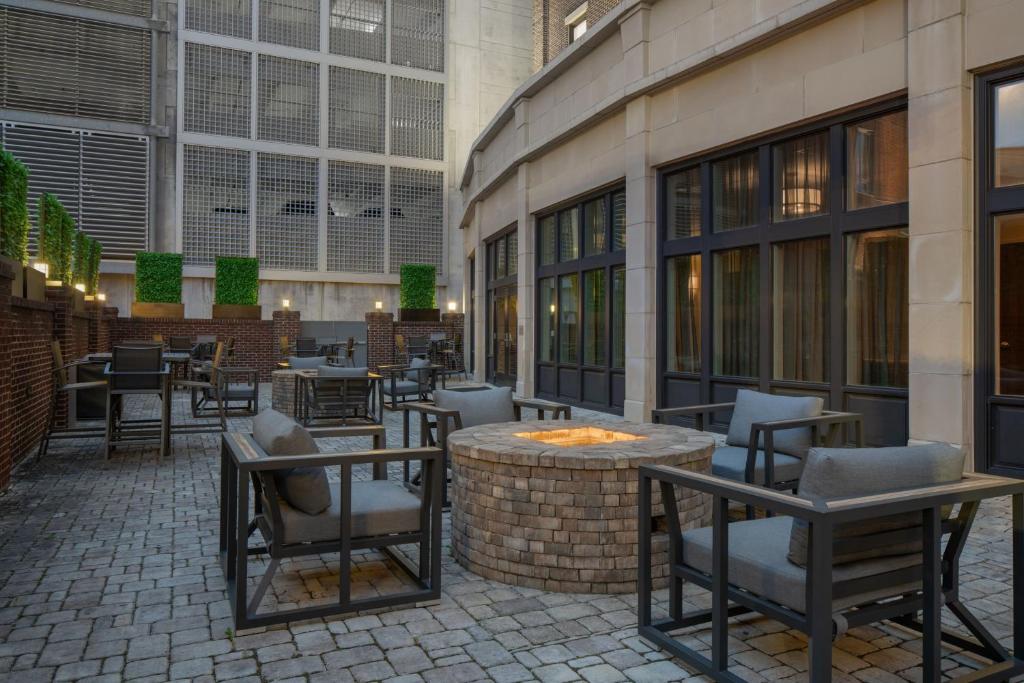Fairfield Inn & Suites Savannah Downtown/Historic District image