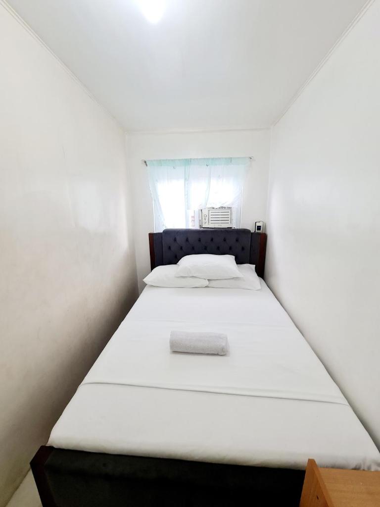 Calapan City Cheapest House Transient Guest Rental L39