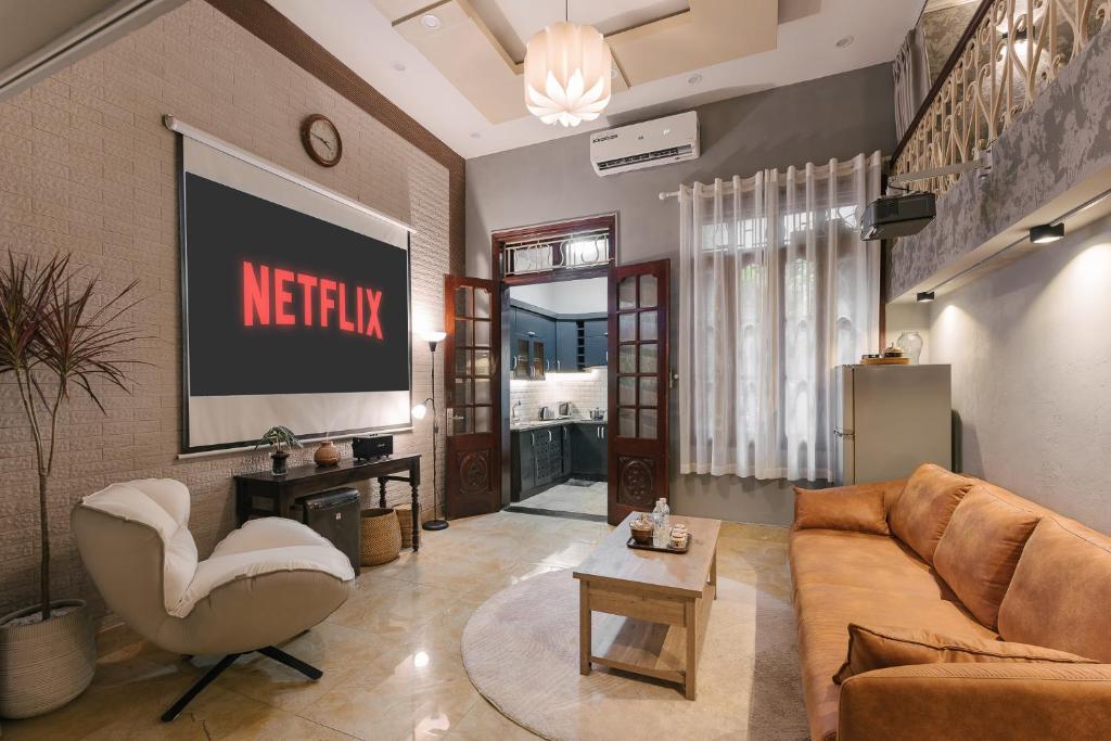 Orchid Duplex-Best Location-1min to Hoan Kiem Lake-Home Cinema