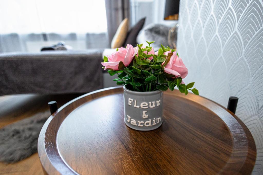 ClickTheFlat Wolska Apart Rooms - Tap to explore photos