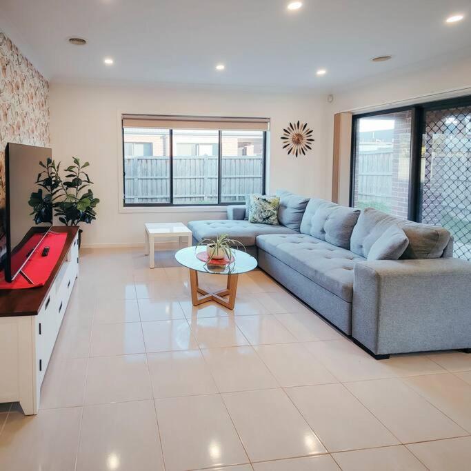 Beautiful house 8k photo 3