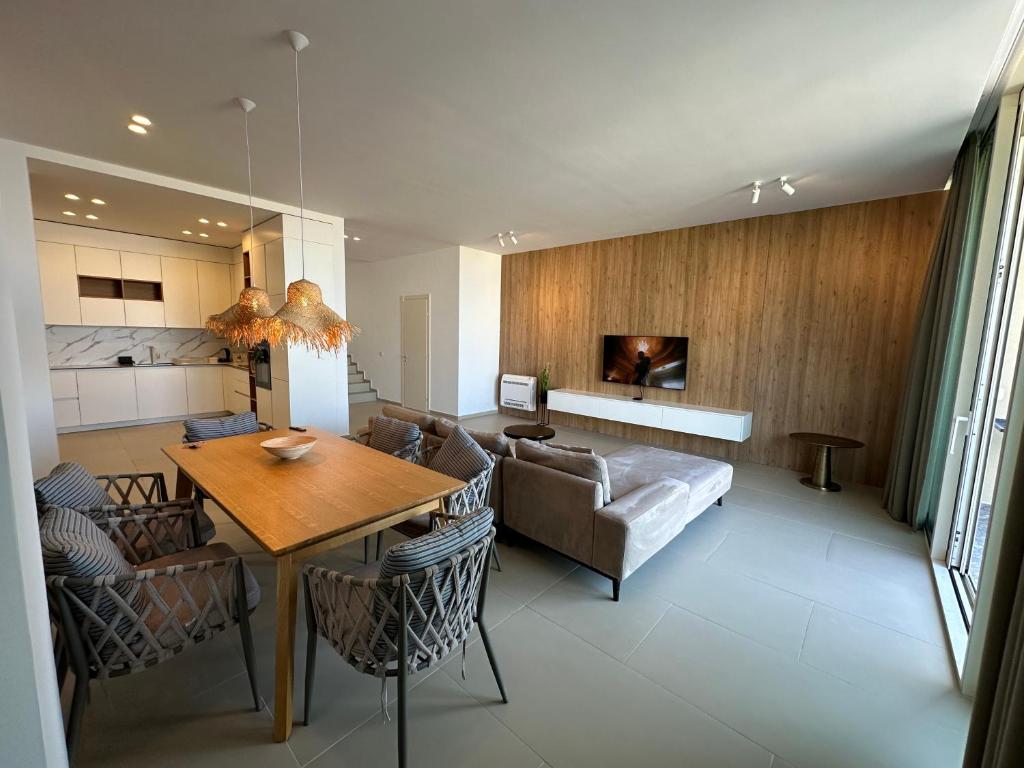 Queens luxury Vila 127 B photo 3