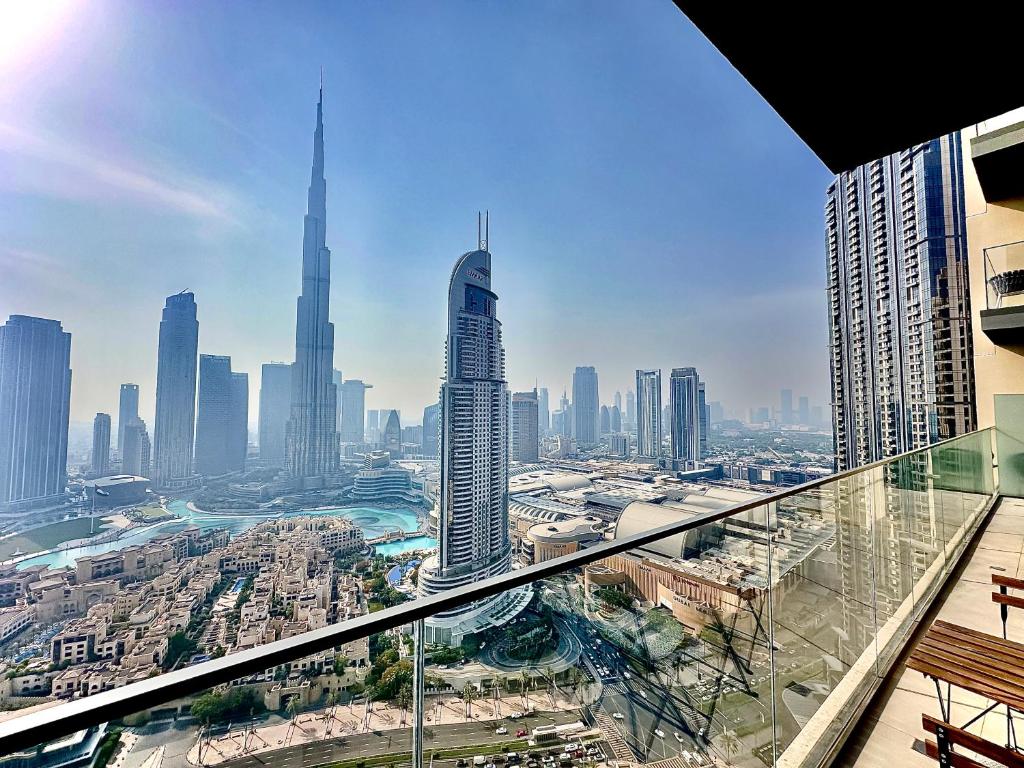 Breathtaking Burj View, Sky High Luxury 2BR Apartment by 2nd Best Home photo 2