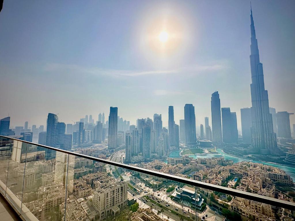 Breathtaking Burj View, Sky High Luxury 2BR Apartment by 2nd Best Home photo 3