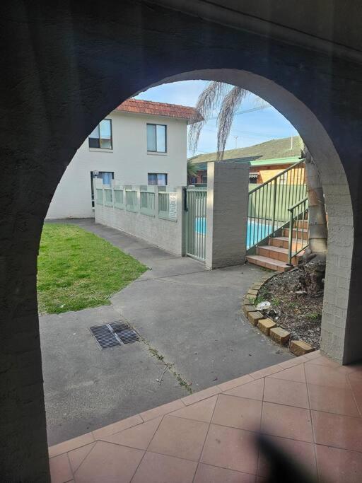 Central 2 Beddy on Beach Road! photo 2