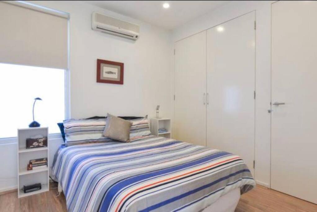 2 Bed 3 Bath Right on the Beach WOW Great Value photo 2