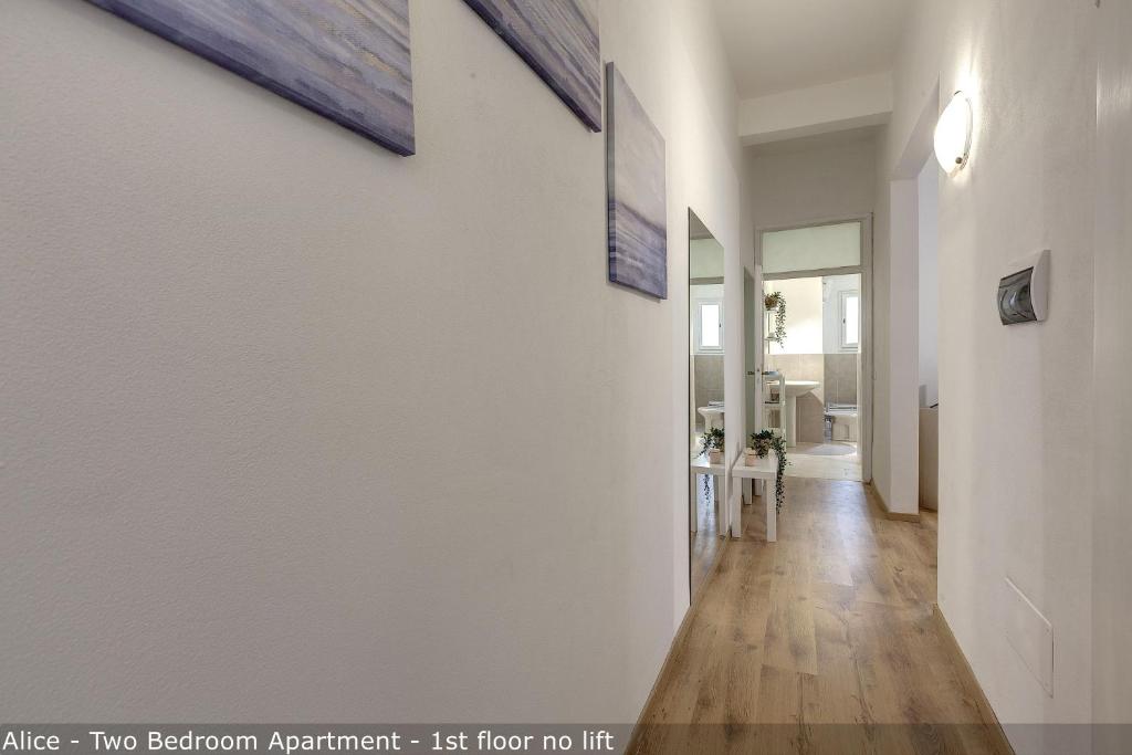 Rooms of Alice & Ellen Apartments by Mamo Florence