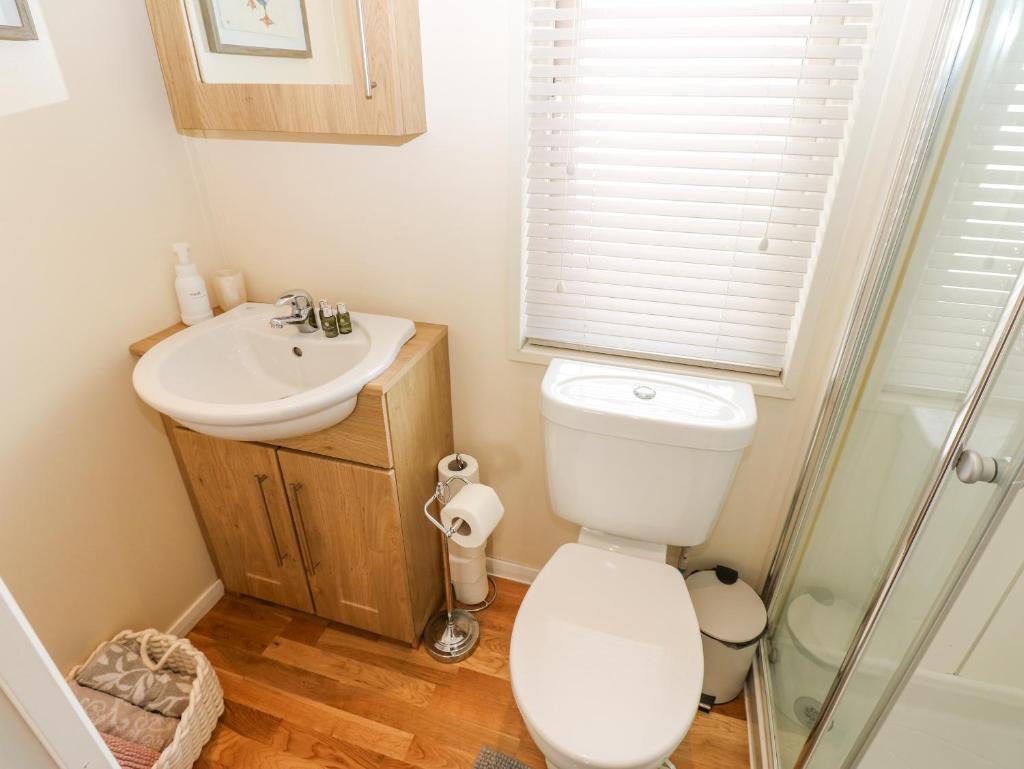 Plot 32 - Tap to explore photos