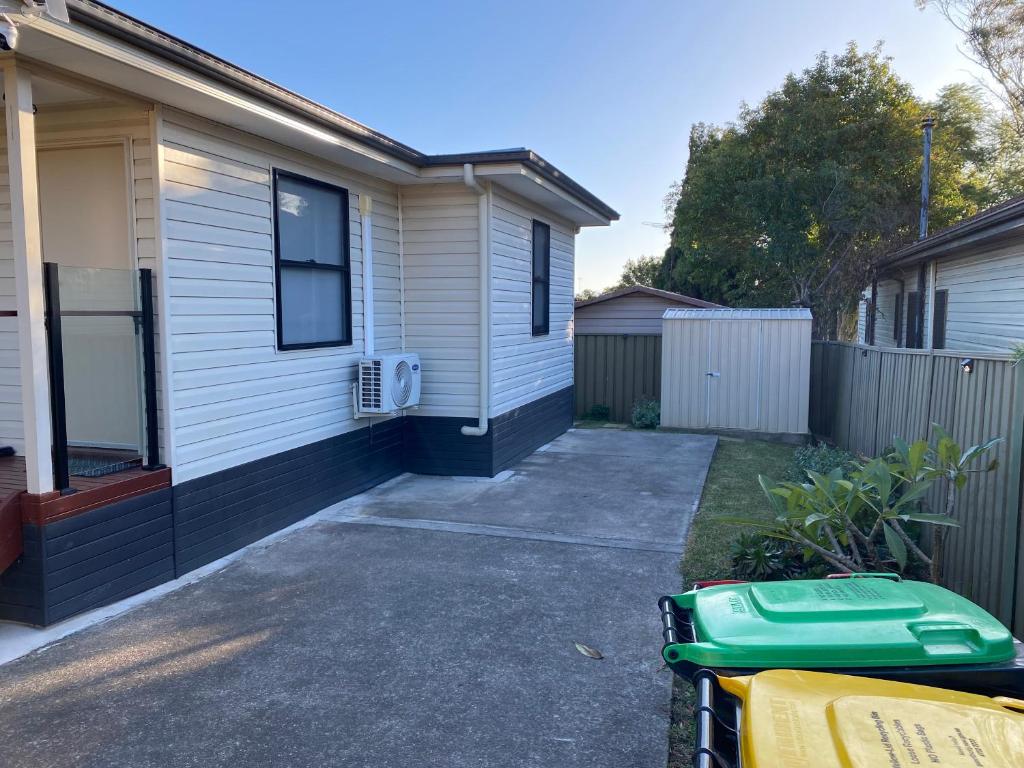 Comfy Small House photo 2