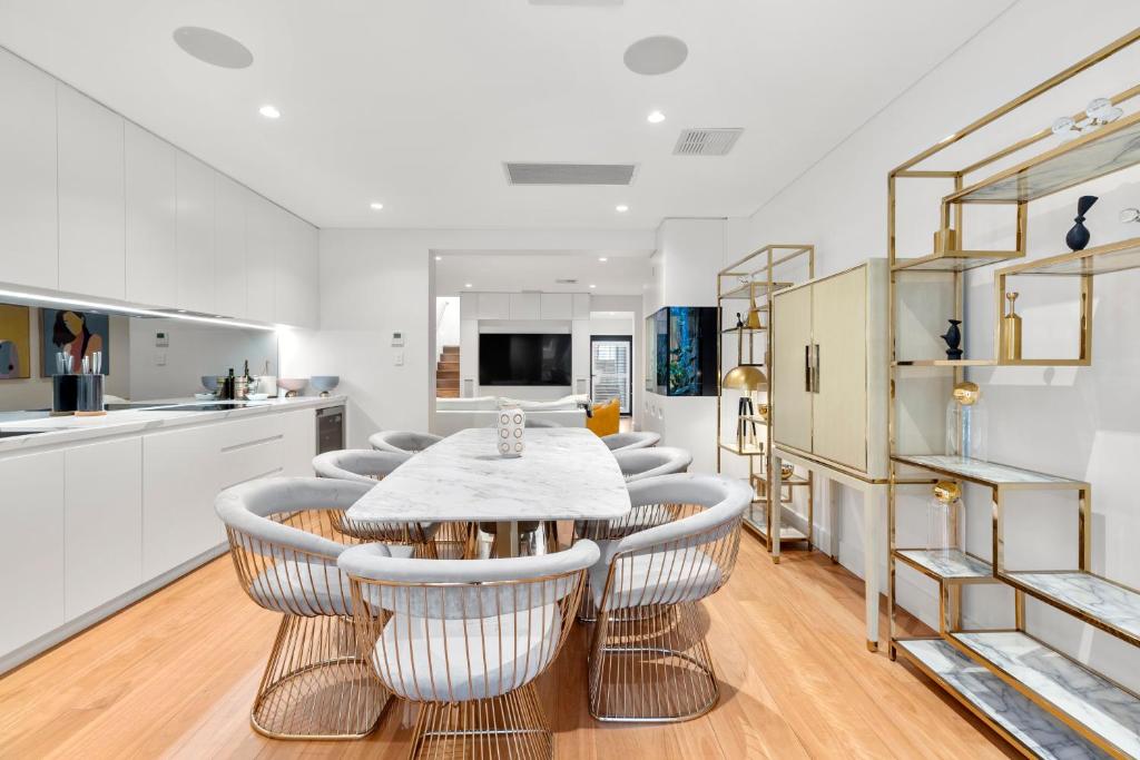 Luxurious 3-Story Terrace in Potts Point