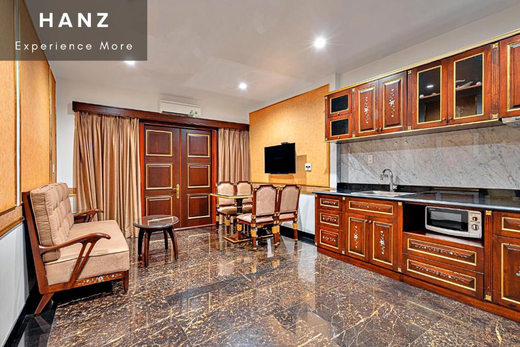 HANZ 345 Business Suite Grand Residence