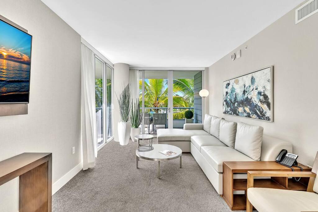 King Suite balcony water views-Hosted by Sweetstay image
