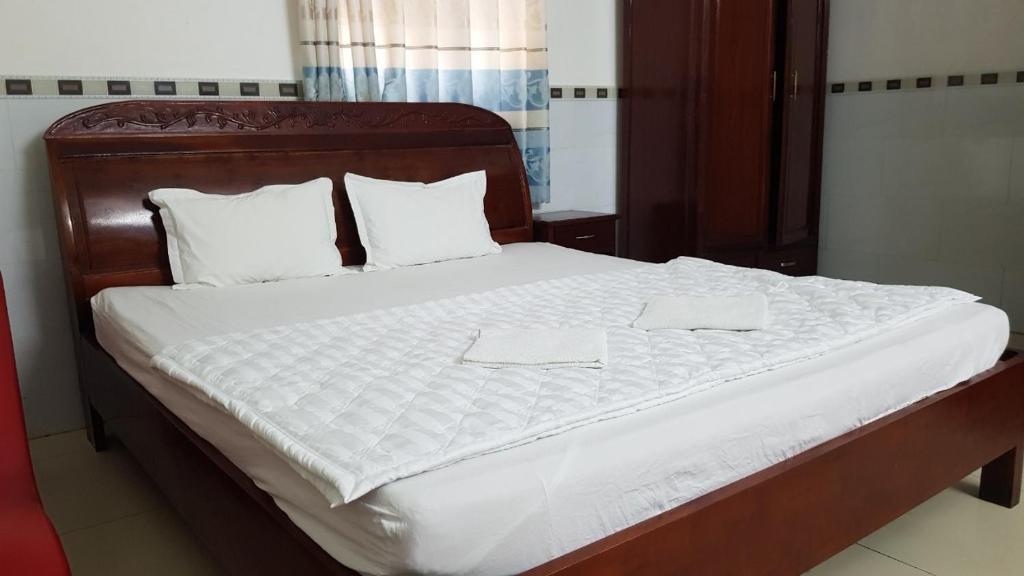 Khách sạn Hoàng Long