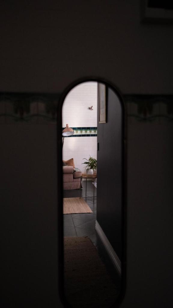 Charming Vintage Flat near Newtown. 11am checkout. photo 3