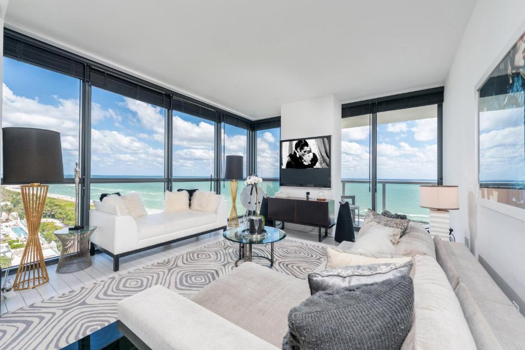 Stunning 3B Oceanfront at W South Beach - 1229 image