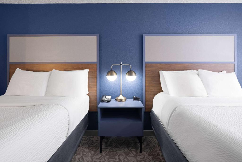 AmericInn by Wyndham Casper Event Center Area image