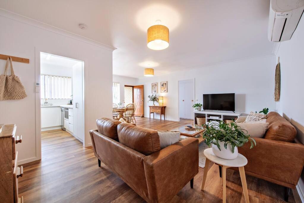 Central Renovated Apartment with Balcony photo 3