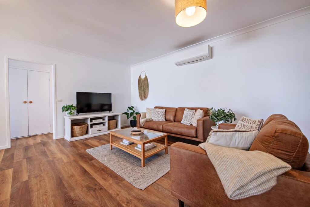 Central Renovated Apartment with Balcony photo 2