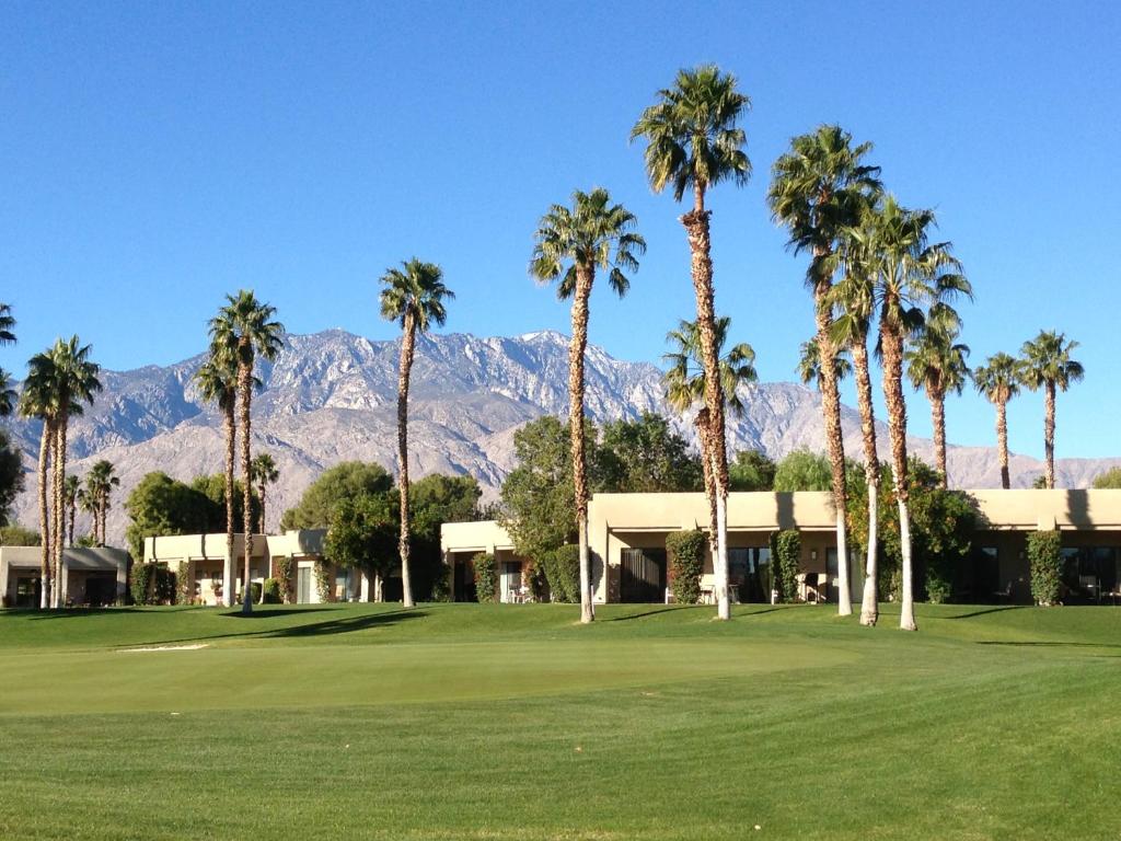 Desert Country Club Paradise! image