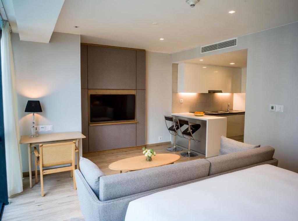 Crowne Plaza West Hà Nội