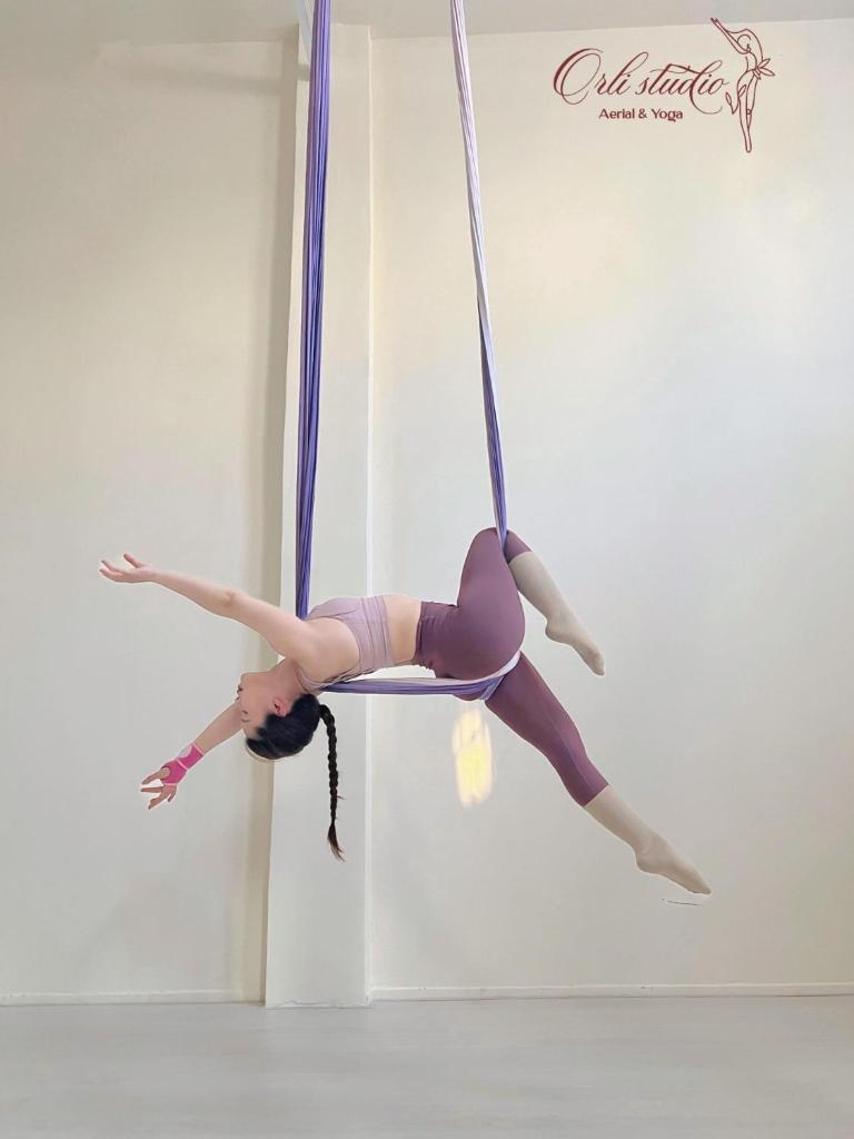 Modern 2BR Condo at Terra Royal by Orli Studio F19