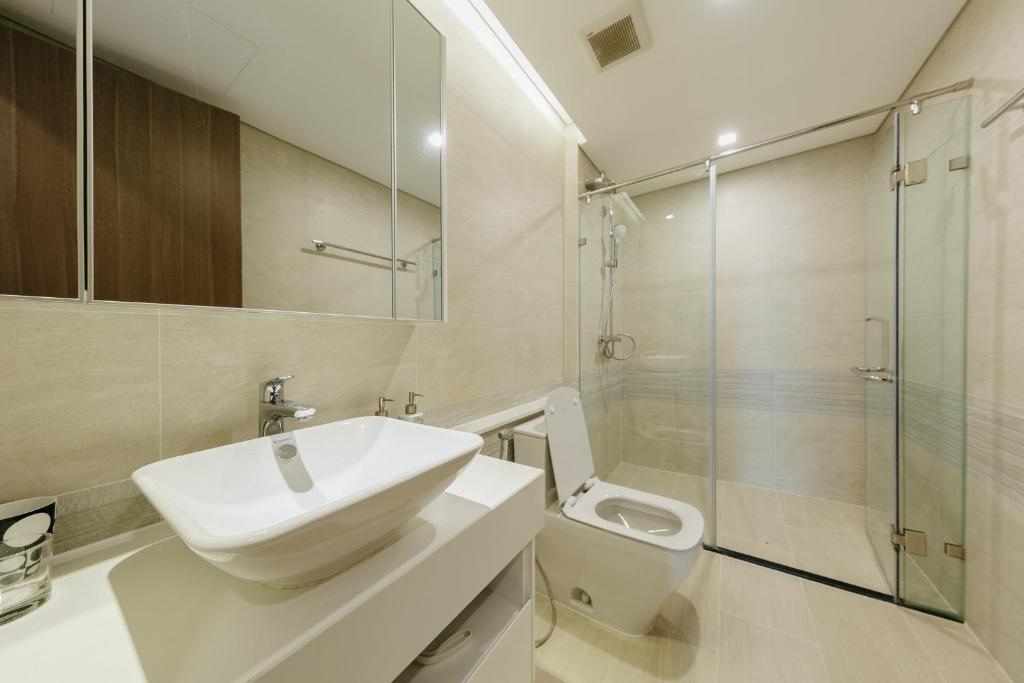 Luxury Apartment in Vinhomes Metropolis near Lotte