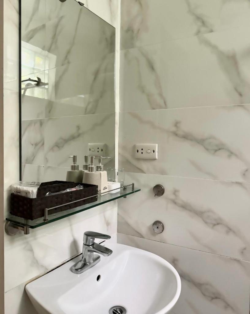 Full House Fam Friendly-Old Quater-Super Location48