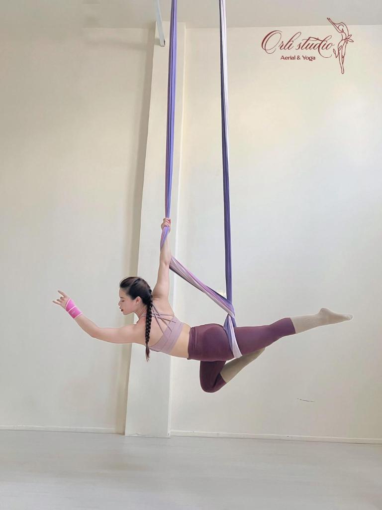 Modern 2BR Condo at Terra Royal by Orli Studio F21