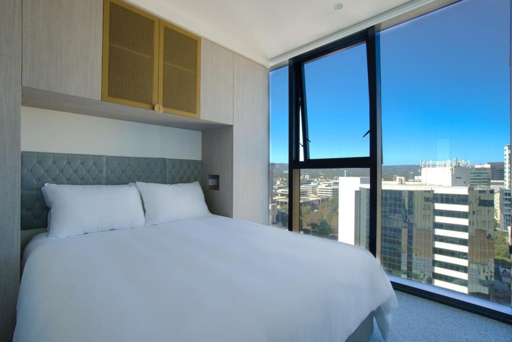 Rundle Retreat - 2BR Apartment with stunning views photo 1