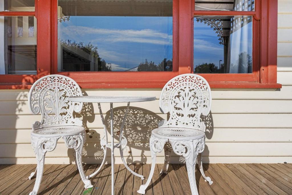 Settle In Retro cottage, Cowes photo 1