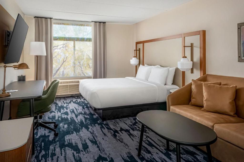 Fairfield Inn & Suites by Marriott Rome image