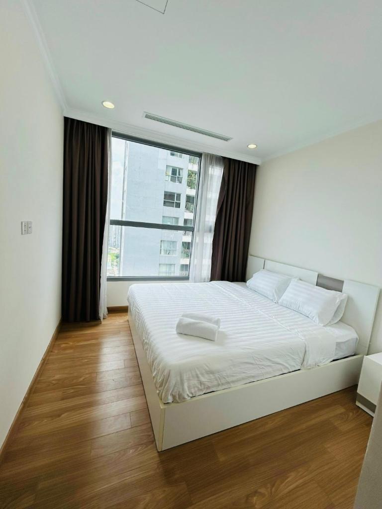 3Br Apartment Times City Netflix Balcony