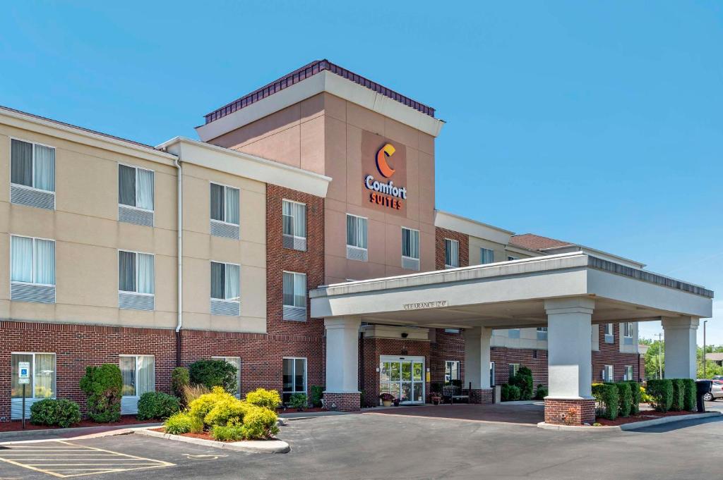 Comfort Suites Urbana Champaign, University Area image