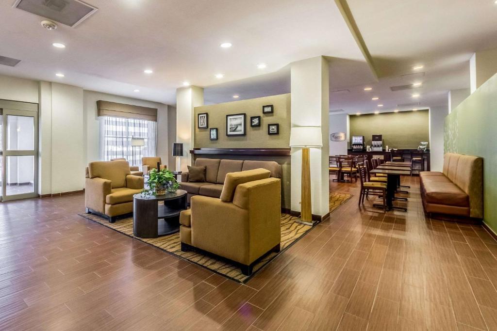 Sleep Inn & Suites Jourdanton - Pleasanton image