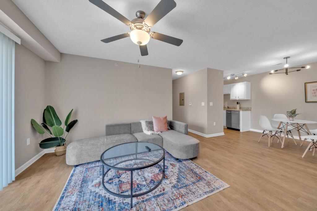 Stonecrest 620, 2bd Apt I Free Parking I Pool image