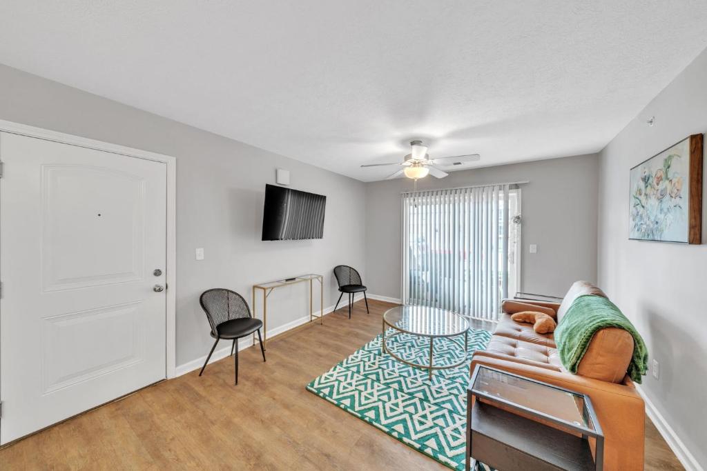 Stonecrest 717, 2bd Apt I Free Parking I Pool image