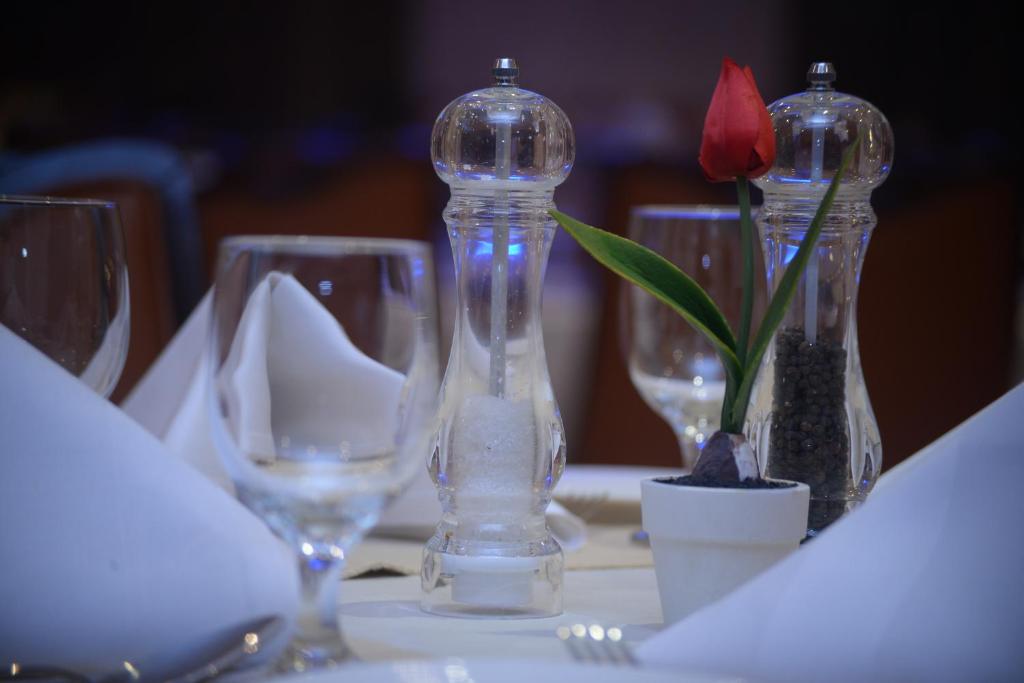 Апартаменты (Люкс с 1 спальней и кроватью размера «king-size»), Al Madina Suites Doha