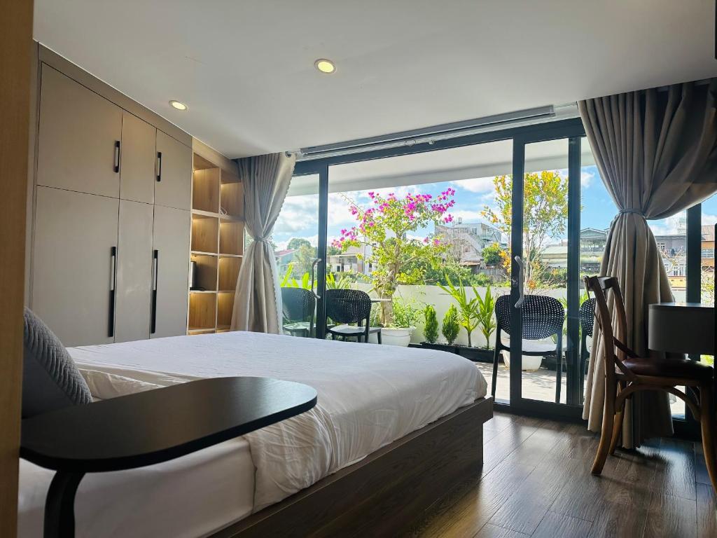 The Palette Dalat Room Type - Deluxe Double with Balcony