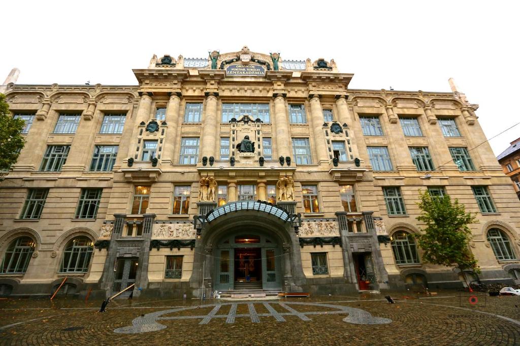 Unity Hostel Budapest - Tap to explore photos