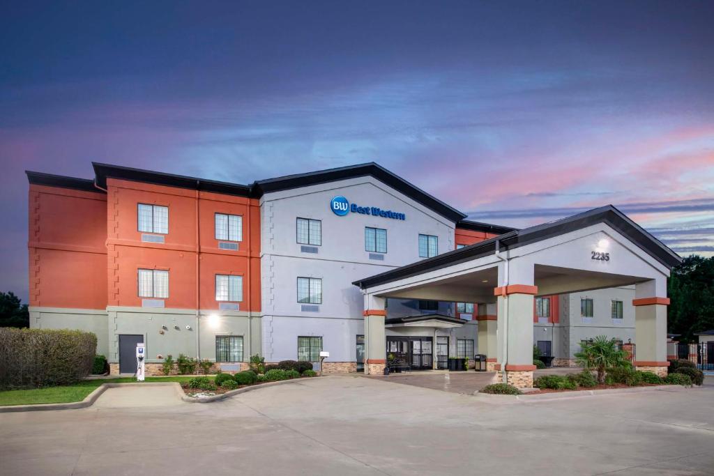 Best Western Carthage Inn & Suites image