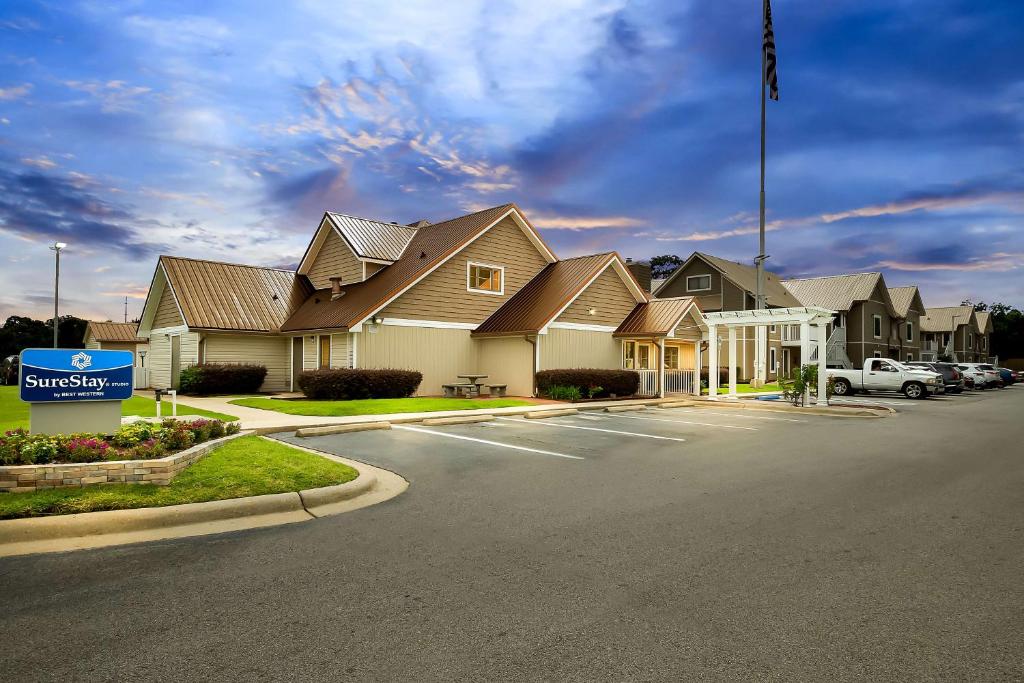 SureStay Studio by Best Western Pensacola image