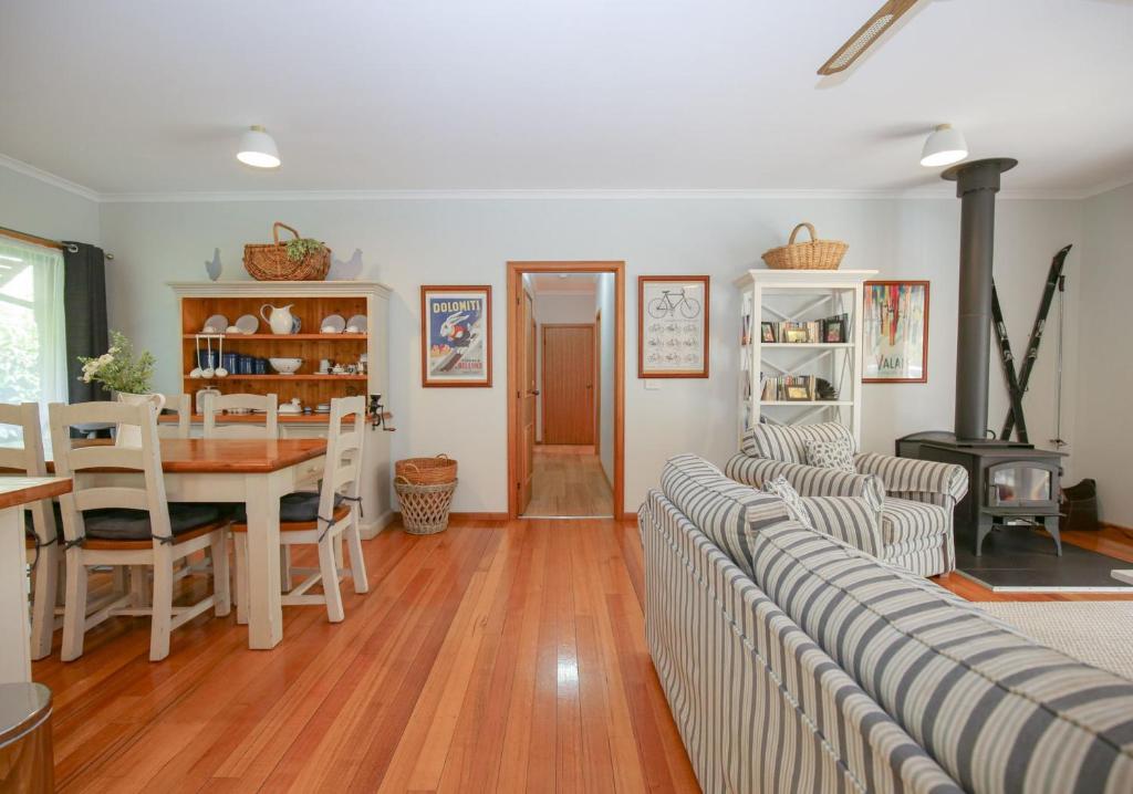 Bright Country Home photo 2