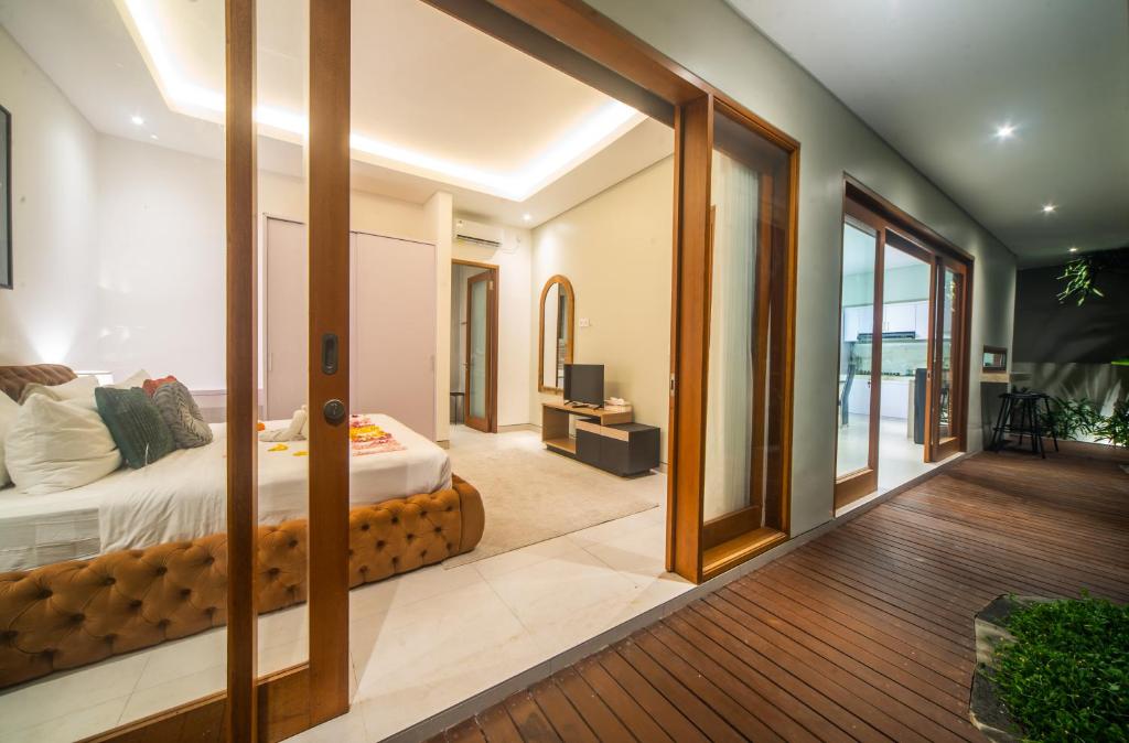 Alvana Villa Canggu - Tap to explore photos