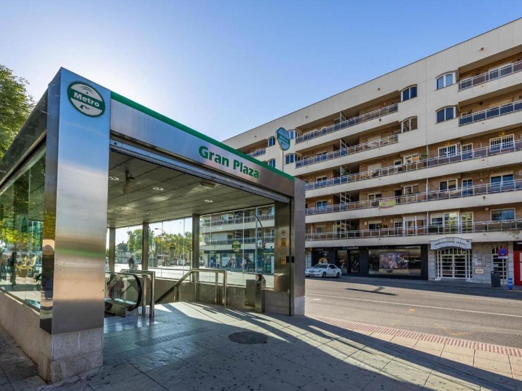 Piso con patio privado y parking Nervion Sevilla
