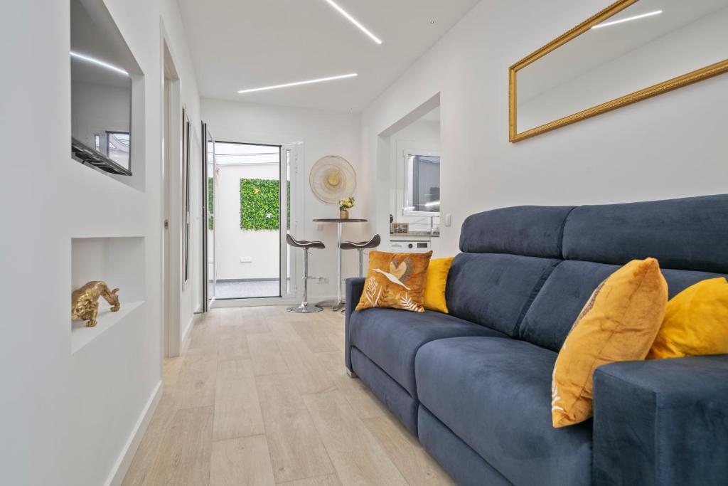 Boutique Plaza Catalonia Suites Cornellá - Tap to explore photos