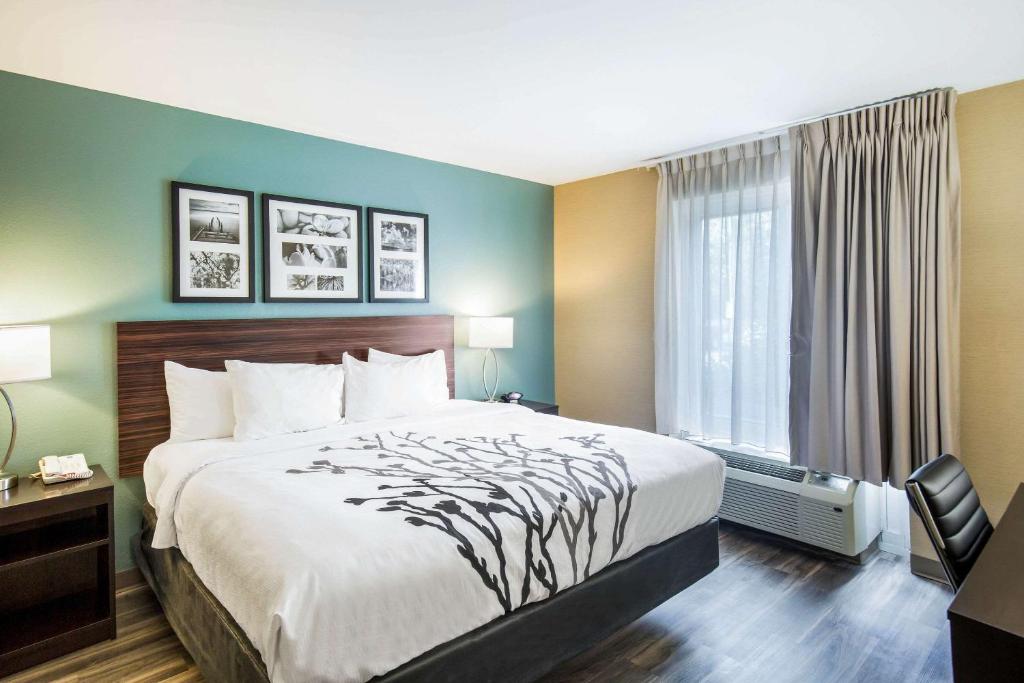 Sleep Inn & Suites Scranton Dunmore image