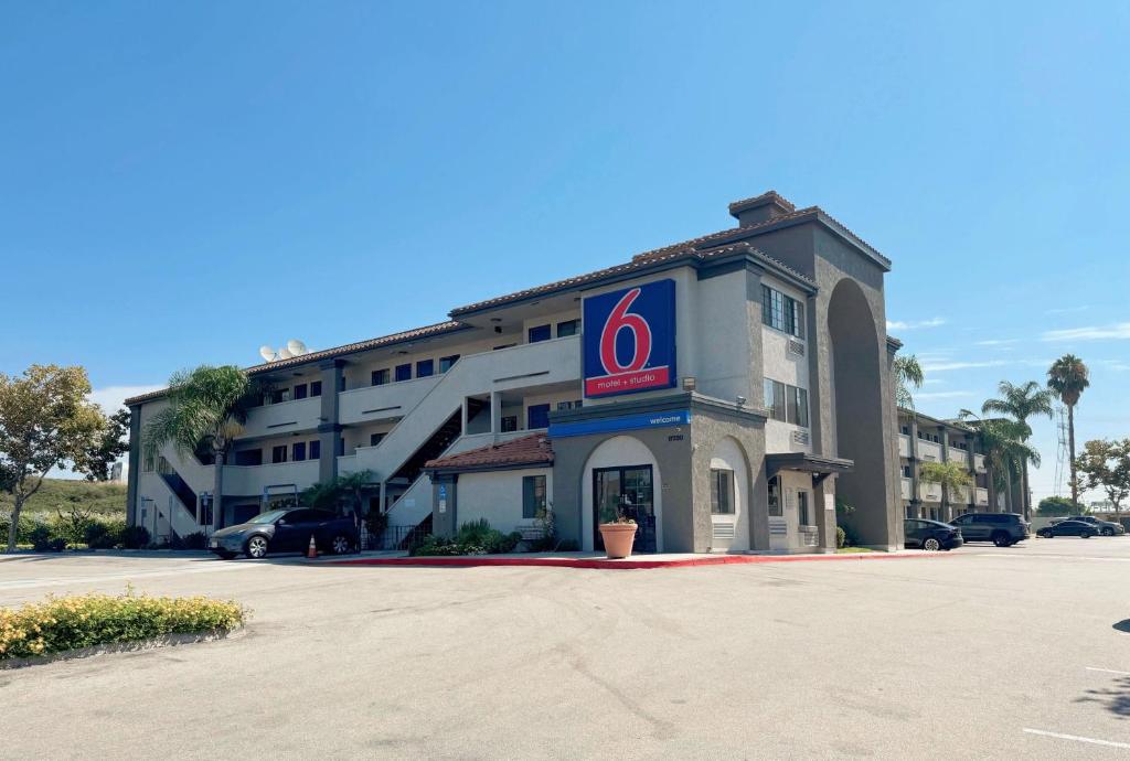 Studio 6 Suites – Bellflower, Ca  - Los Angeles image